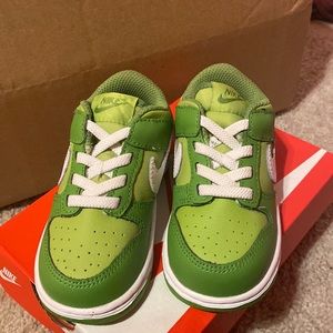 Nike Dunk Low Chlorophyll size 7c toddlers too small brand new